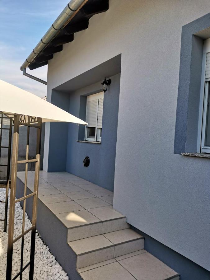 Apartman Lucija Kuca Za Odmor Vukovar Exterior photo